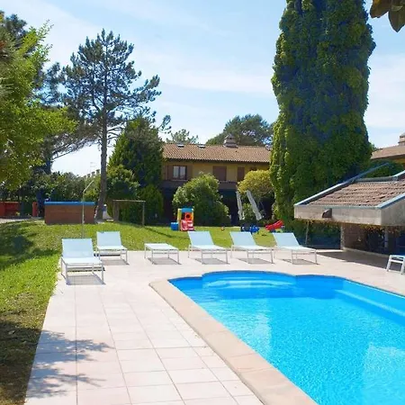 Holiday Homes In 24587