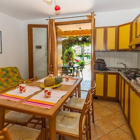 Holiday Homes In 24587 *