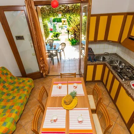 別荘 Holiday Homes In 24587